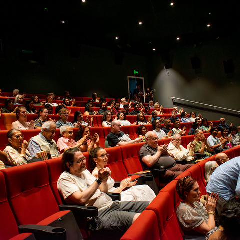 the theatre fills up!